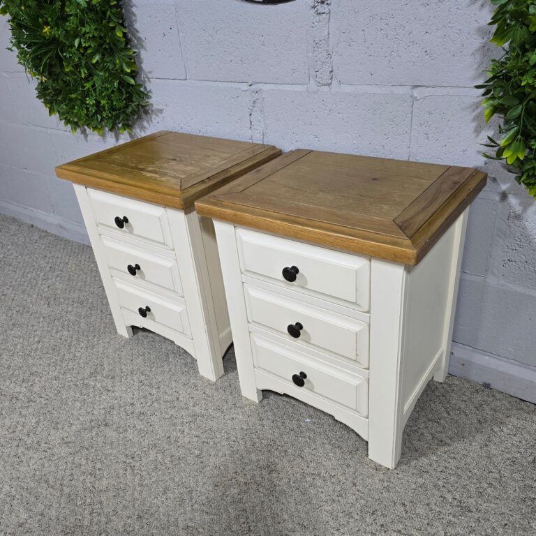 Barker and Stonehouse Bedside Drawers Pre-Owned Barker and Stonehouse Bedside Drawers Pre-Owned