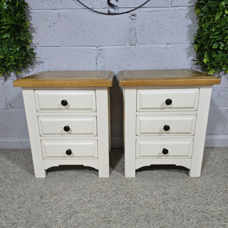 Barker and Stonehouse Bedside Drawers Pre-Owned Barker and Stonehouse Bedside Drawers Pre-Owned