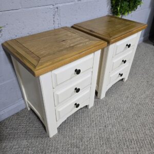 Barker and Stonehouse Bedside Drawers Pre-Owned Barker and Stonehouse Bedside Drawers Pre-Owned