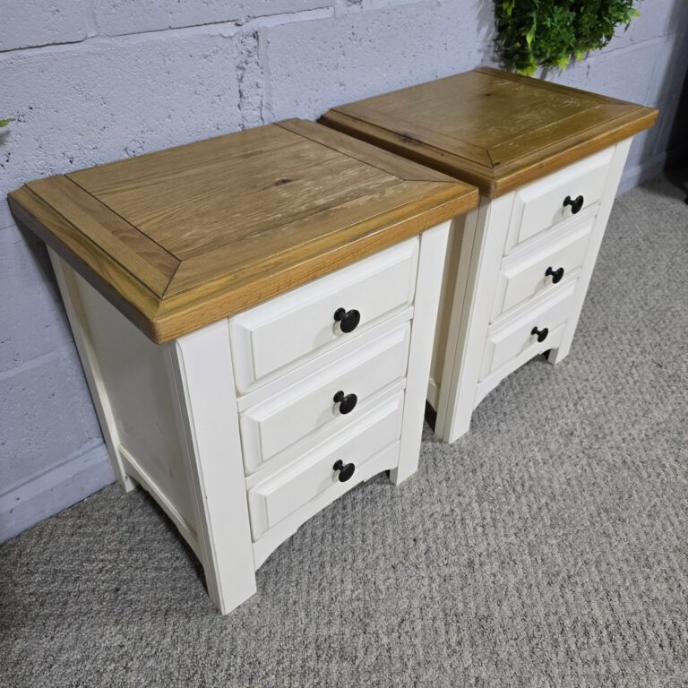 Barker and Stonehouse Bedside Drawers Pre-Owned Barker and Stonehouse Bedside Drawers Pre-Owned
