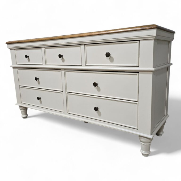 Pre-Loved Oak Shay Chest Pre-Loved Oak Shay Chest