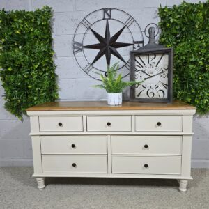 Pre-Loved Oak Shay Chest Pre-Loved Oak Shay Chest