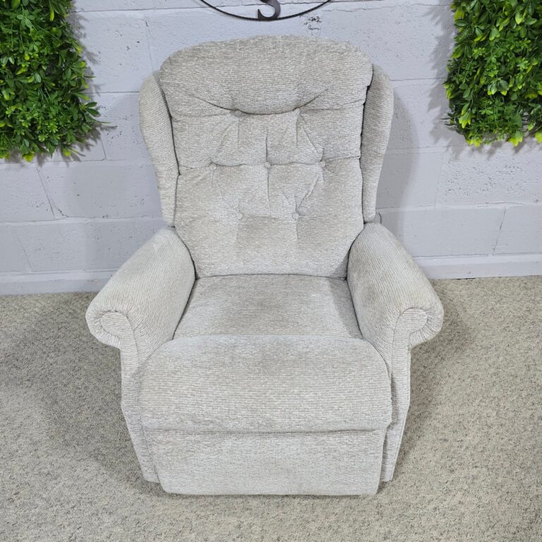 Celebrity Woburn Rise Recliner Celebrity Woburn Rise Recliner