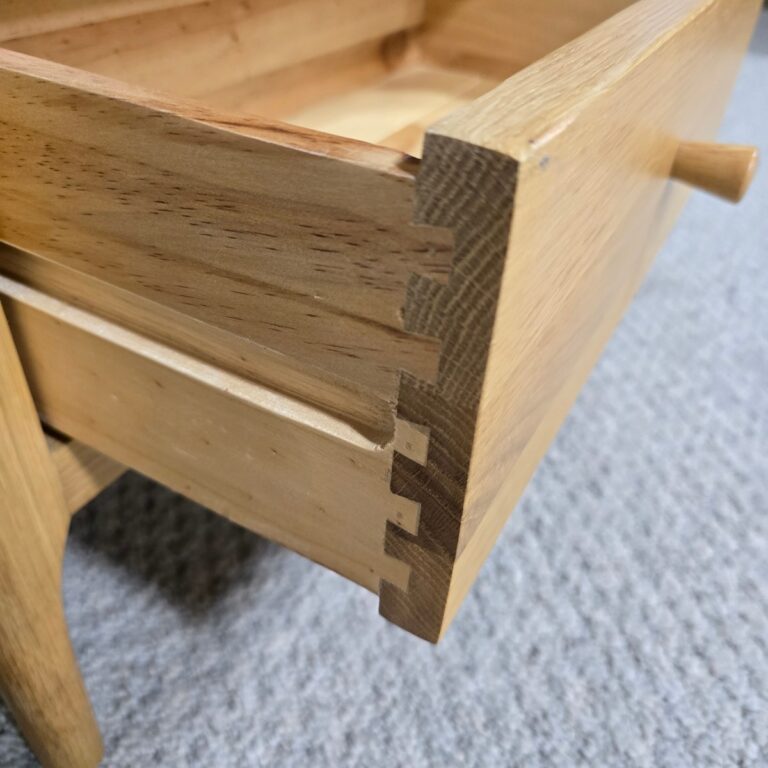 Second-Hand Solid Oak Cupboard Second-Hand Solid Oak Cupboard