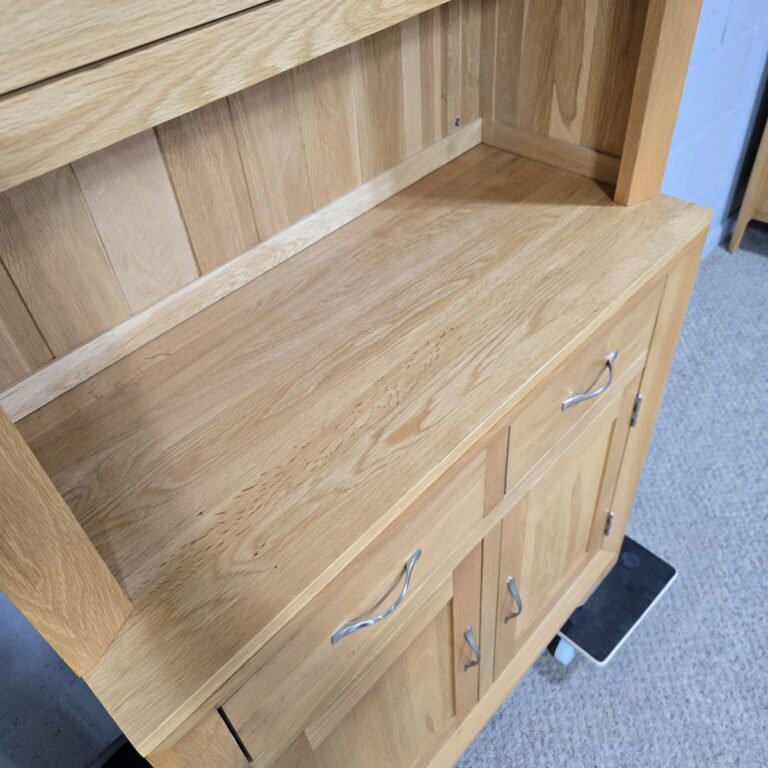 Pre-Owned Oak Bevel Dresser Pre-Owned Oak Bevel Dresser