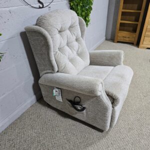 Celebrity Woburn Rise Recliner Celebrity Woburn Rise Recliner