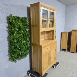 Pre-Owned Oak Bevel Dresser Pre-Owned Oak Bevel Dresser