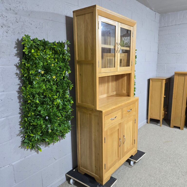 Pre-Owned Oak Bevel Dresser Pre-Owned Oak Bevel Dresser