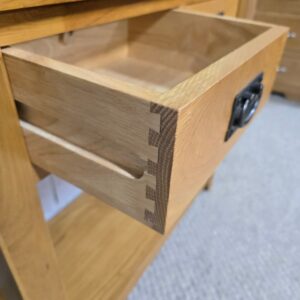 Second-Hand Solid Oak Console Table Second-Hand Solid Oak Console Table
