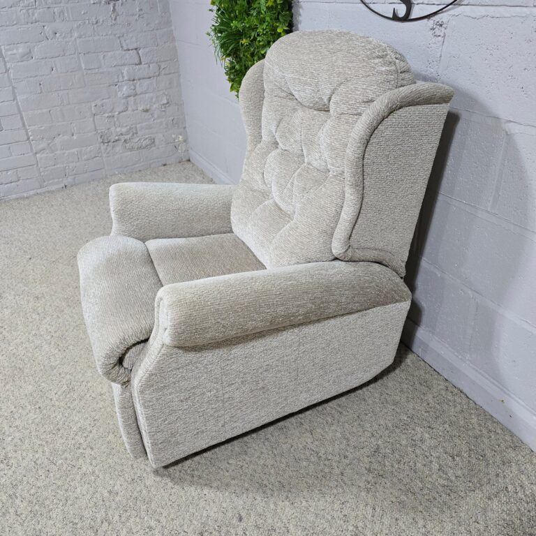 Celebrity Woburn Rise Recliner Celebrity Woburn Rise Recliner