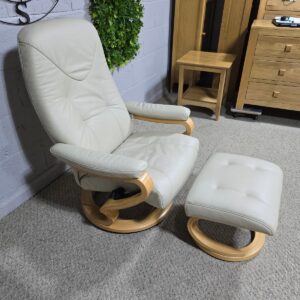 Second Hand Hiomlla Armchair Cream Leather Second Hand Hiomlla Armchair Cream Leather