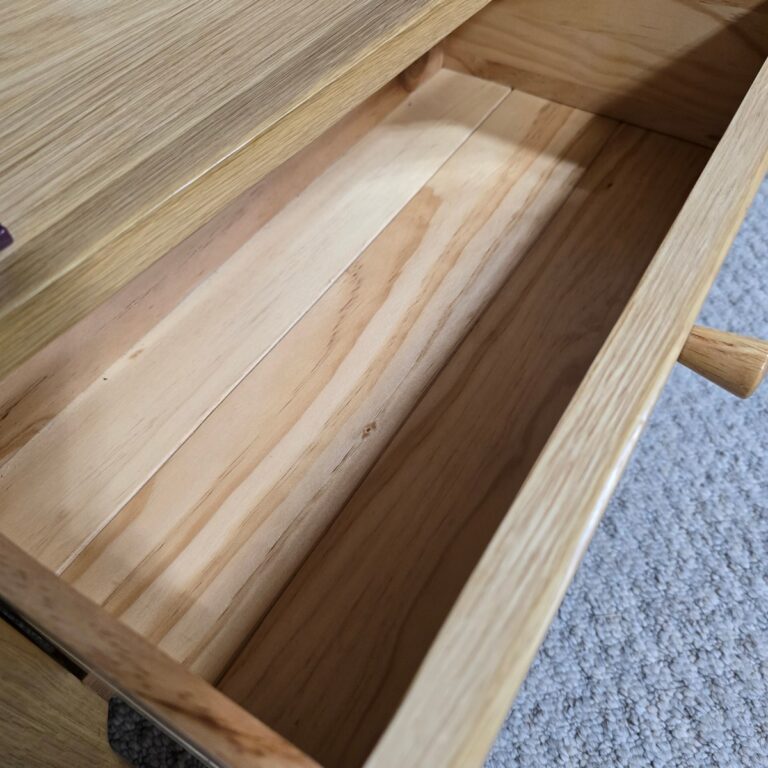 Second-Hand Solid Oak Cupboard Second-Hand Solid Oak Cupboard