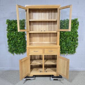 Pre-Owned Oak Bevel Dresser Pre-Owned Oak Bevel Dresser
