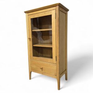 Second-Hand Solid Oak Cupboard Second-Hand Solid Oak Cupboard