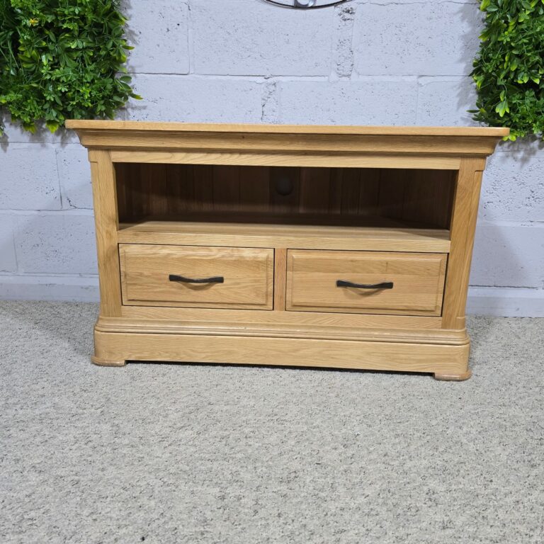 Oak FurnitureLand Pre-Loved TV Stand.