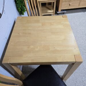 Pre-Loved Solid Oak Dining Set Pre-Loved Solid Oak Dining Set