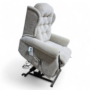 Celebrity Woburn Rise Recliner Celebrity Woburn Rise Recliner