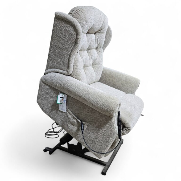 Celebrity Woburn Rise Recliner Celebrity Woburn Rise Recliner