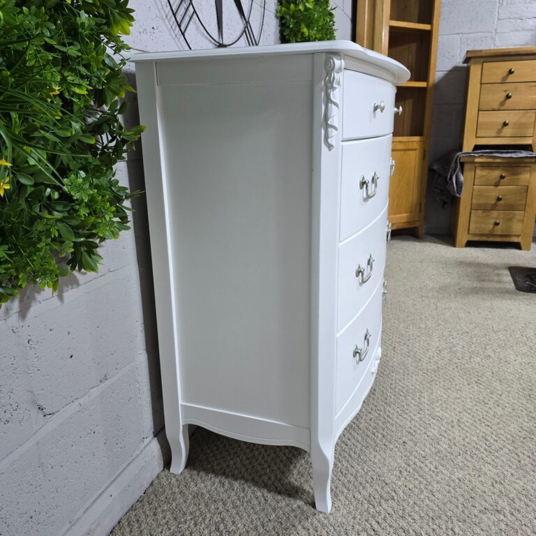 Pre-Loved Chest of Drawers in Soft White