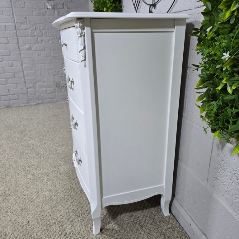 Pre-Loved Chest of Drawers in Soft White
