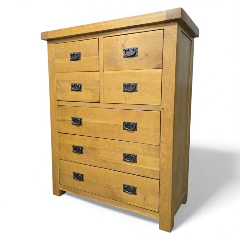 Barker and Stonehouse Solid Oak Chest Overview Barker and Stonehouse Solid Oak Chest Overview