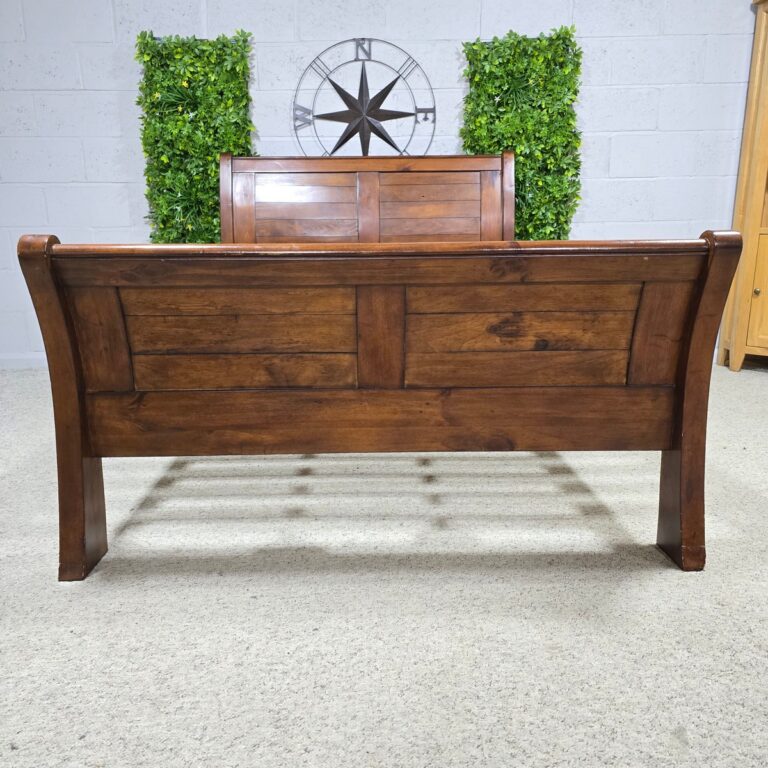 Navajos Panelled Bed Frame in Reclaimed Wood Navajos Panelled Bed Frame in Reclaimed Wood