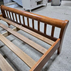 Double Sleigh Bed in Medium Oak