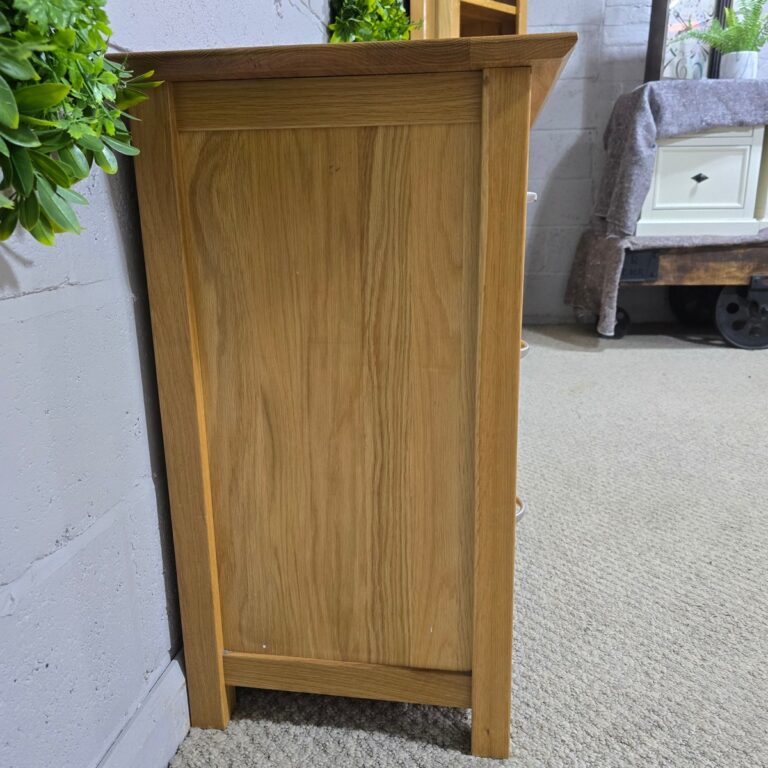 Barker and Stonehouse Oak Chest of Drawers Barker and Stonehouse Oak Chest of Drawers