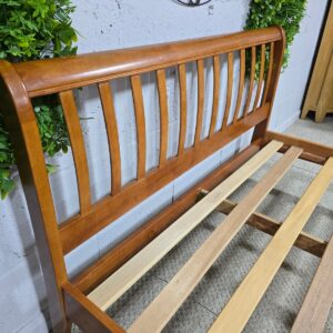 Double Sleigh Bed in Medium Oak