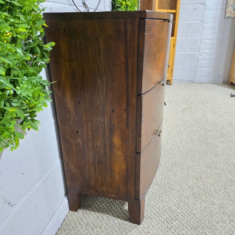 Warm Chestnut Navajos Drawer Chest Warm Chestnut Navajos Drawer Chest