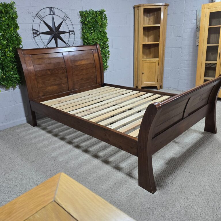 Navajos Panelled Bed Frame in Reclaimed Wood Navajos Panelled Bed Frame in Reclaimed Wood