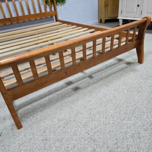 Double Sleigh Bed in Medium Oak