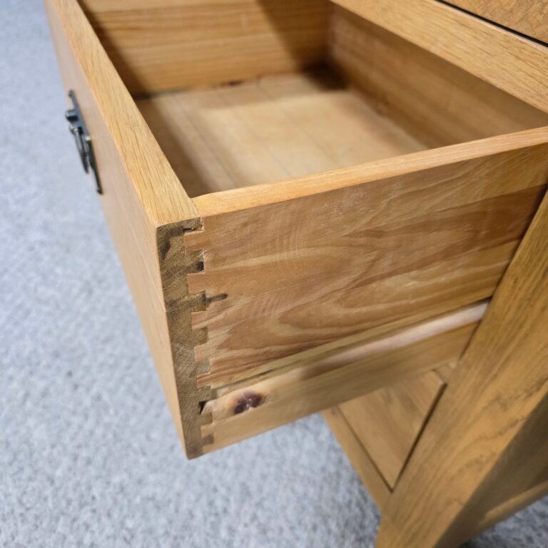 Barker and Stonehouse Solid Oak Chest of Drawers Barker and Stonehouse Solid Oak Chest of Drawers