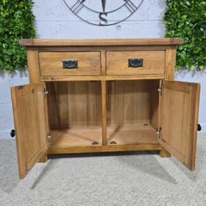 Peek inside its story... then write your own chapter with this second hand Barker and Stonehouse small solid oak sideboard. Peek inside its story... then write your own chapter with this second hand Barker and Stonehouse small solid oak sideboard.