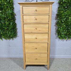Elegant Willis and Gambier Espirit Solid Oak Tallboy - Save Big on Second-Hand Luxury. Elegant Willis and Gambier Espirit Solid Oak Tallboy - Save Big on Second-Hand Luxury.