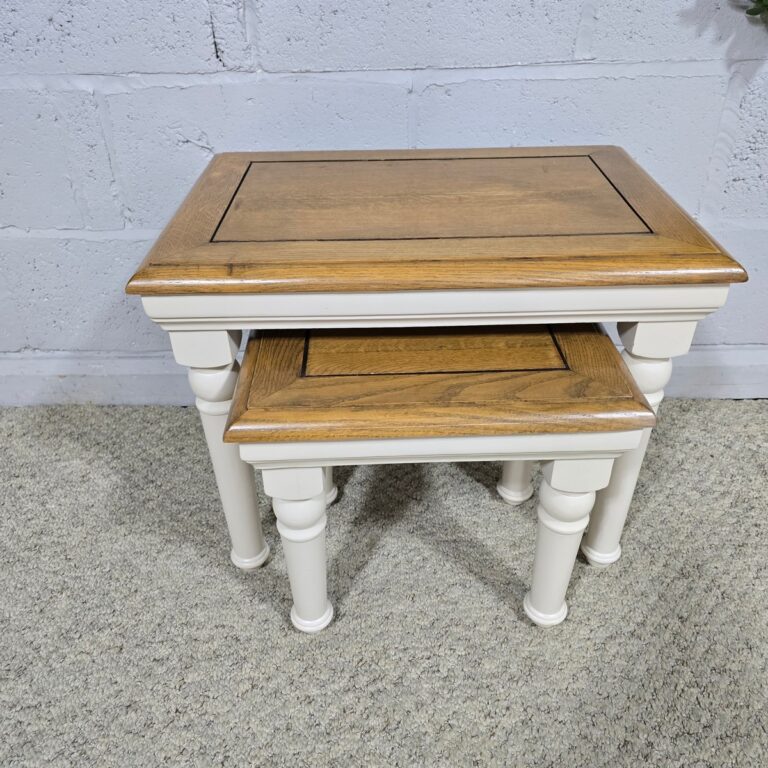 Second-hand Oak Furniture Land Shay Nest of Tables in Solid Oak