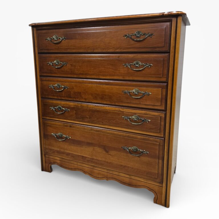 Peek inside its story... then write your own chapter with this pre-loved dark oak veneer chest of drawers.