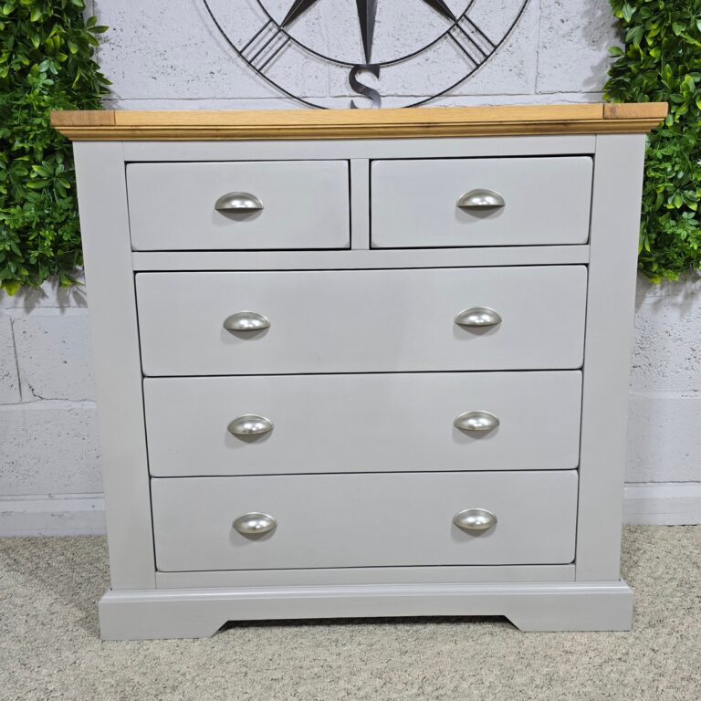 Peek inside its story... then write your own chapter with this preloved Oak Furniture Land St. Ives chest of drawers. Peek inside its story... then write your own chapter with this preloved Oak Furniture Land St. Ives chest of drawers.