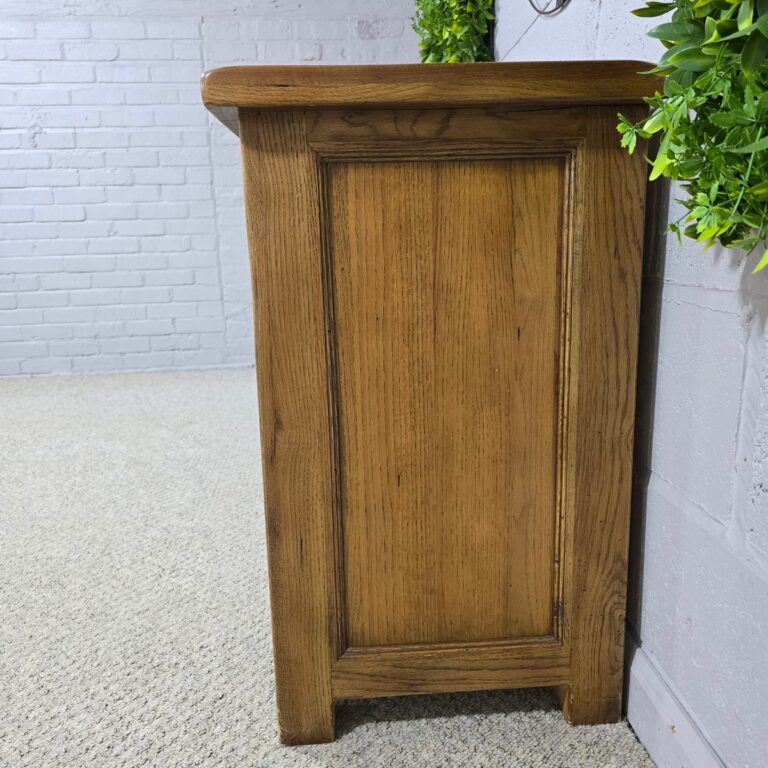 Peek inside its story... then write your own chapter with this second hand Barker and Stonehouse small solid oak sideboard. Peek inside its story... then write your own chapter with this second hand Barker and Stonehouse small solid oak sideboard.