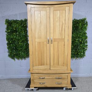 Second-Hand Oak Furniture Land Tokyo Solid Oak Double Wardrobe Second-Hand Oak Furniture Land Tokyo Solid Oak Double Wardrobe