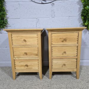 Pre-loved Willis and Gambier Espirit Solid Oak Bedside Drawers - Timeless Quality. Pre-loved Willis and Gambier Espirit Solid Oak Bedside Drawers - Timeless Quality.