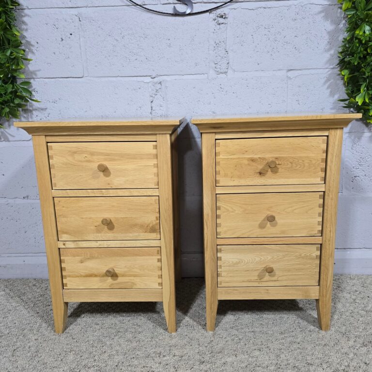 Pre-loved Willis and Gambier Espirit Solid Oak Bedside Drawers - Timeless Quality. Pre-loved Willis and Gambier Espirit Solid Oak Bedside Drawers - Timeless Quality.