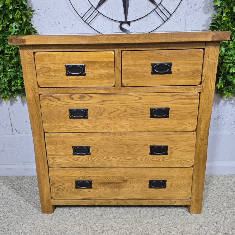 Pre-loved Oak FurnitureLand Original Rustic Chest of Drawers - Save Big on Solid Oak Luxury. Pre-loved Oak FurnitureLand Original Rustic Chest of Drawers - Save Big on Solid Oak Luxury.