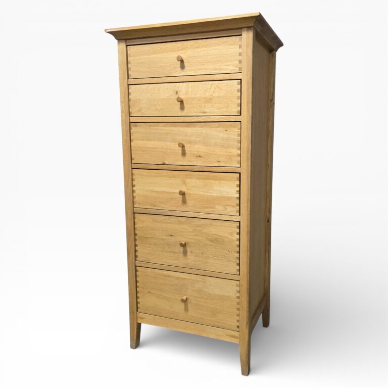 Elegant Willis and Gambier Espirit Solid Oak Tallboy - Save Big on Second-Hand Luxury. Elegant Willis and Gambier Espirit Solid Oak Tallboy - Save Big on Second-Hand Luxury.