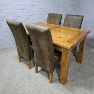 Experience Luxury for Less: Pre-owned Barker and Stonehouse Solid Oak Dining Table and Chairs Experience Luxury for Less: Pre-owned Barker and Stonehouse Solid Oak Dining Table and Chairs