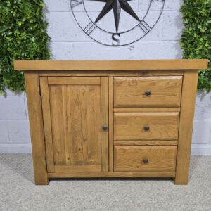 Pre-owned Oak FurnitureLand Hercules Sideboard: Timeless Quality at a Fraction of the Cost Pre-owned Oak FurnitureLand Hercules Sideboard: Timeless Quality at a Fraction of the Cost