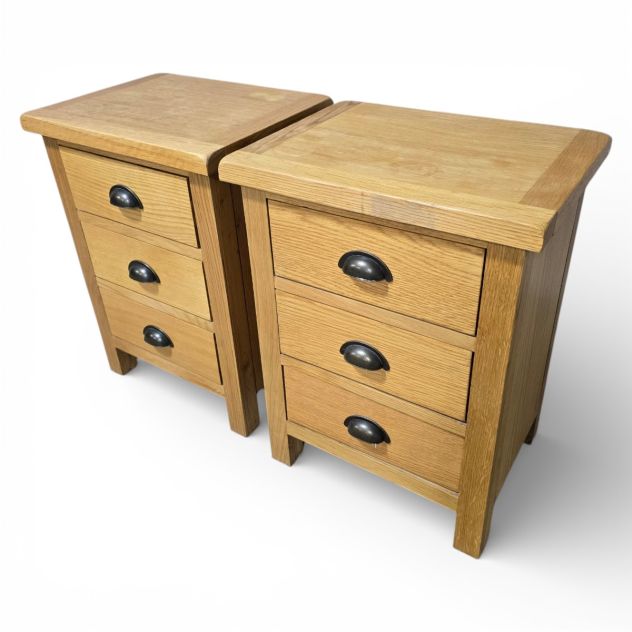 Explore the timeless quality of pre-owned solid oak bedside drawers - save a fortune and add elegance to your space Explore the timeless quality of pre-owned solid oak bedside drawers - save a fortune and add elegance to your space