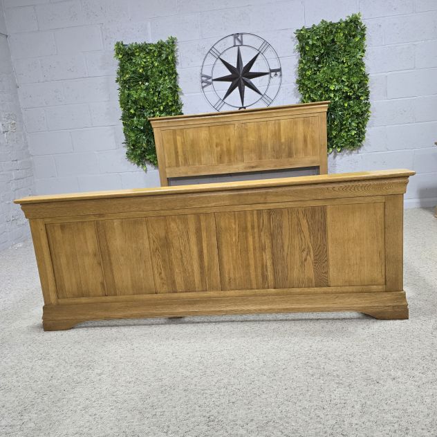 Explore the timeless quality of the Oak Furniture Land French Farmhouse Rustic Solid Oak King-Size Bed, now available second hand at DecorDeluxe.club. Save over 60% on this premium piece. Explore the timeless quality of the Oak Furniture Land French Farmhouse Rustic Solid Oak King-Size Bed, now available second hand at DecorDeluxe.club. Save over 60% on this premium piece.