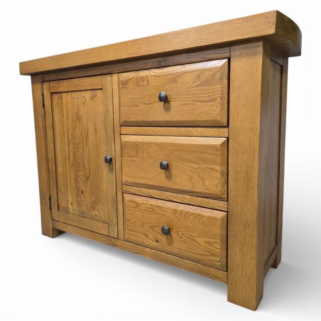 Pre-owned Oak FurnitureLand Hercules Sideboard: Timeless Quality at a Fraction of the Cost Pre-owned Oak FurnitureLand Hercules Sideboard: Timeless Quality at a Fraction of the Cost
