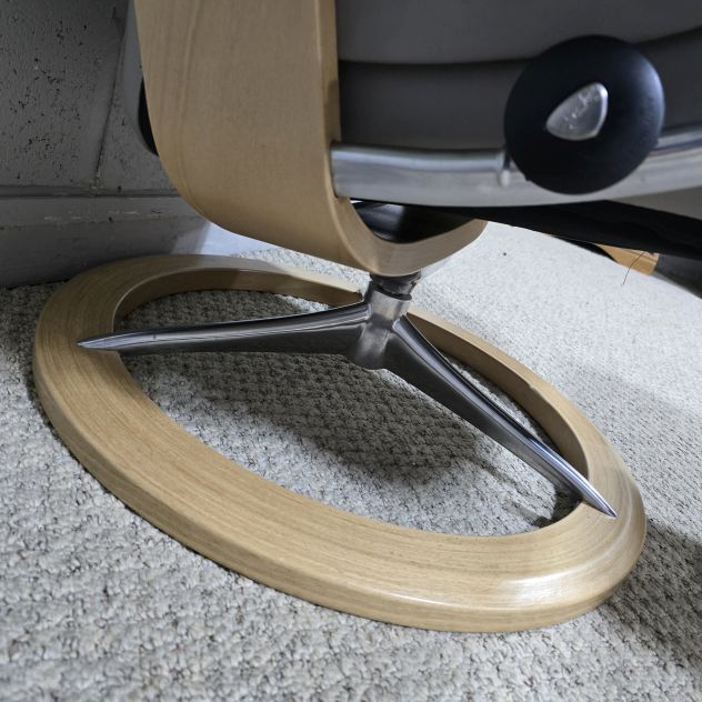 Peek inside its story... then write your own chapter with the Ekornes Stressless Mayfair Recliner & Footstool Peek inside its story... then write your own chapter with the Ekornes Stressless Mayfair Recliner & Footstool